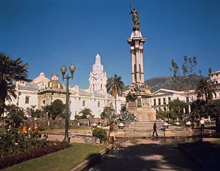 http://www.davidgleason.com/Archive%20Quito%20Scans/Quito%20-%20Independencia.jpg